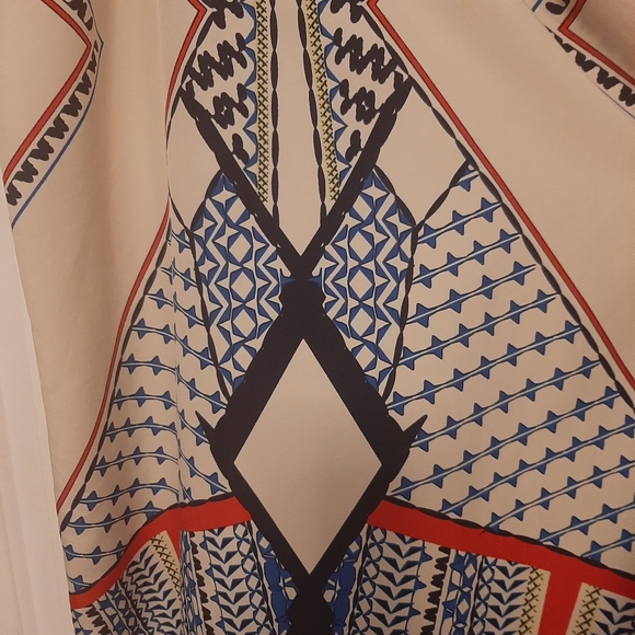 Venus geometric halter dress - Picture 7 of 7